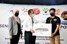 •biarkan hingga ayam masak dan kentang empuk. Photo Gallery Category Pelancaran Program Senduk Kuali Kak Lina Pom Pom Di Tasik Putrajaya Pada 8 April 2021 Image Pelancaran Program Senduk Kuali Kak Lina Pom Pom Di Tasik Putrajaya Pada 8 April 2021