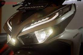 Harga lampu motor led osram vario 110 techno (putih) rz1 grs 6bln. Pakai Led Ini Cahaya Lampu Honda All New Vario 150 2018 Di Malam Hari Gridoto Com