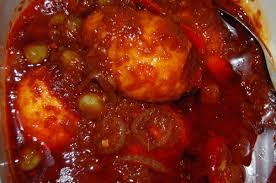 Masukkan hirisan cili merah dan hijau sebagai hiasan. Resepi Sambal Telur Goreng