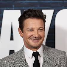 Hello Jason Beghe fans in the house ☺️ can I get some hello and lovely  compliments if I'm your best and favourite actor