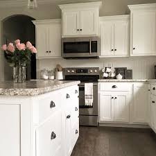Hope You All Are Enjoying Your Sunday Cabinet Color Bm Swiss Coffee Calmsimplesundays Countryliving Be Shabby Chic Kitchen Kitchen Remodel Chic Kitchen