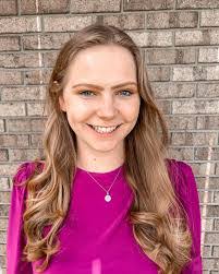 Lori Pickel's Instagram, Twitter & Facebook