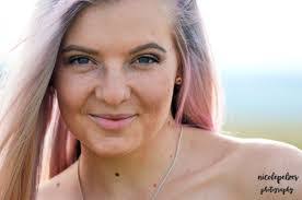 Nicole Pelzer's Instagram, Twitter & Facebook