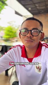 Sarapan Pagi di Jambi: Lontong Rendang Lezat