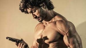5′ 10″ height in meters: Vidyut Jammwal Alter Geburtstag Hohe Net Worth Familie Gehalt