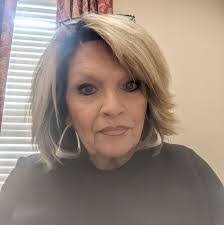 Stephanie Mizell's Instagram, Twitter & Facebook