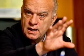 Se arrodilló Díaz Pérez, la nueva novia de Kravetz: “Nos une el espanto de  que gane Julián Alvarez”