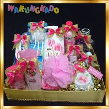 Corak kertas kado yang unik. Warung Kado Toys Whatsapp 0896 5151 9950 Bingung Cari Kado Bagus Dan Murah Disini Tempatnya Kreatif Ide Pengantin