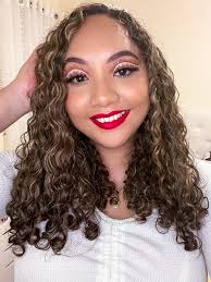 I saw Mikayla Nogueira recreate this cute holiday look