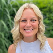 Jennifer Raymer's Instagram, Twitter & Facebook