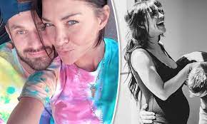 Gossip Girl Star Jessica Szohr Is Expecting First Child With Beau Brad Richardson Full Of Joy Daily Mail Online