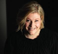 Laura Schack's Instagram, Twitter & Facebook