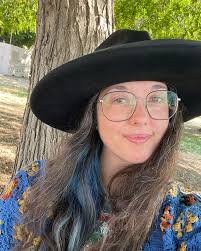 Lindsay✨ Farm Owner 👩🏻‍🌾 Health & Meditation Coach🧘🏻‍♀️  (@lindsayraffaele) • Instagram photos and videos