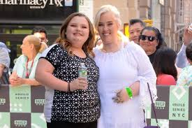 From not to hot on @wetv 🍑mgmt: Honey Boo Boo And Mama June Had A Major Twinning Moment Together This Week