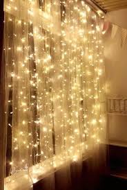 как красиво украсить комнату к новому году своими руками Kak Krasivo Ukrasit Okna Na Novyj God V 2020 G Svetlaya Spalnya Dekor Spalni Rozhdestvenskaya Kvartira