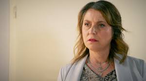 Wie sieht Daniela gerade für euch aus? 🫣 A ) Sie hat keine Ahnung, wovon  Dragan gerade spricht B ) Ihr fällt gerade wieder ein, dass sie tatsächlich  mit ihm verheiratet ist #AWZ