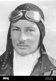 Mr warren immagini e fotografie stock ad alta risoluzione