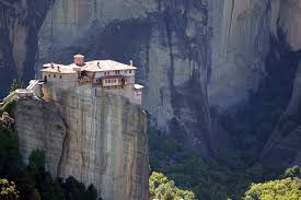 Die klöster wurden auf sandsteinen errichtet und scheinen als würden sie über den umliegenden schluchten schweben. Meteora Kloster Kloster Rousanou Foto Bild Fotos Weltkulturerbe Landschaft Bilder Auf Fotocommunity
