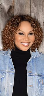 Denise Woods's Instagram, Twitter & Facebook