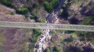 A ponte envidraçada dos passadiços do paiva já está em construção, revelou a câmara de arouca, que aponta essa estrutura de 480 metros sobre o inspirada nas pontes incas que atravessavam os vales mais profundos das montanhas dos andes, a nova estrutura anunciada para arouca integra a. Arouca Vai Ter A Maior Ponte Pedonal Suspensa Do Mundo W360 Pt