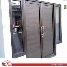 Berbagai macam model pintu minimalis memang sangat diperlukan, terutama keunikan model bisa jadi nilai plus yang akan sangat berpengaruh terhadapn penampilan rumah anda. Pin Auf Instagram
