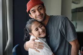 Kedekatan Hubungan dengan Reza Rahadian Disorot, Prilly Latuconsina: Memang  Manis Begitu Aslinya