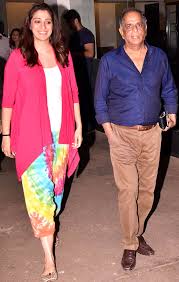 Pix Raai Laxmi Watches Shaadi Mein Zaroor Aana Rediff Com Movies On the night of their marriage, an unexpected turn of events turns their world upside down. raai laxmi watches shaadi mein zaroor