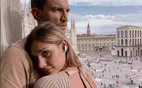 Brutte notizie per beatrice valli e marco fantini.i due, che hanno iniziato una relazione dopo essersi conosciuti nello studio di uomini e donne, vivono insieme da anni e hanno due figlie in comune: Beatrice Valli E Marco Fantini Preoccupazione Per La Figlia Sta Male