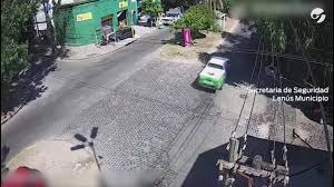 El accidente se produjo alrededor de las 4.20 en la esquina de las avenidas 25 de mayo y san martín, en lanús oeste. Clarin Robo Persecucion Y Brutal Choque En Lanus Facebook