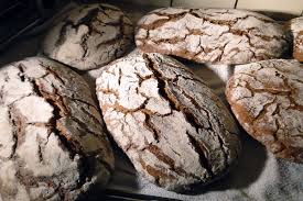 Roggen Bestehen Gerne Kann Man Es Auch Einfrieren Hier Nun Noch Ein Uberlieferter Alter Tipp Brot Backt Man Nur Bei Brot Backen Bauernbrot Bauernbrot Rezept