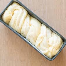 Hefezopf Mit Quark Zimt Fullung Backen Macht Glucklich Rezept In 2020 Hefe Kuchen Hefezopf Backen Hefezopf Rezept