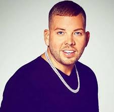 Vicente Saavedra's Instagram, Twitter & Facebook