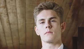 Patrick Criado ('Vivir sin permiso'): "Daniel Arteaga suele ganarse el  respeto a través del miedo"