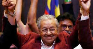Mahathir mohamad on thursday was sworn in as malaysia's seventh prime minister following his stunning election victory over the coalition that malaysia's constitutional monarch, sultan muhammad v, administered the oath of office just before 10 p.m. Malaysia Election Mahathir Mohamad Says He Expects To Be Sworn In As Pm Today As Palace Appears To Delay Abc News