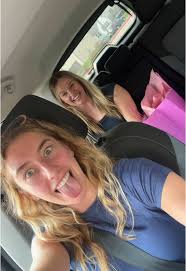 Okay here's my curly hair attempt. It's def so underwhelming lol. Butt...