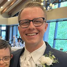 Emma Vincent and Elliott Bartheld's Wedding Website