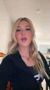 Jennifer Ballenger's Instagram, Twitter & Facebook