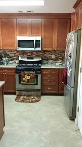A range of colors, styles, and details to suit any taste. Shenandoah Cabinetry In Breckenridge Maple With An Auburn Glaze Finish Modern Kitchen Other By Lowes Of Porterville California Houzz