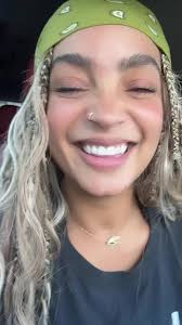 Dylan Haegens Nina Houston