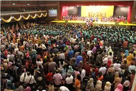 To ensure the ceremony was conducted smoothly and peacefully, the graduate was brought out of dewan tunku canselor and was barred from participating in the ceremony, yesterday, said the statement. University Malaya Convocation Ceremony 2012 F A I H A N G H A N I M A L A Y S I A