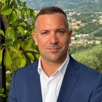 800+ perfiles de «Sbardella»