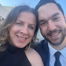 What are some easy crochet projects for kids to learn in under an hour?