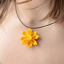Pin By Linda Dumes On Stuff I Like Origami Lotus Flower Easy Origami Flower Origami Jewelry