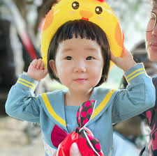 長輩圖第二波～  上星期貼出育兒長輩圖後，獲得廣大的迴響，不少粉絲分享長輩圖相當實用...敲碗第二波，阿包醫生這就來了，以下列舉4個常見育兒迷思，認同請分享～🤣👇  🎯 幫寶包剃胎毛，並不會刺激毛囊增加