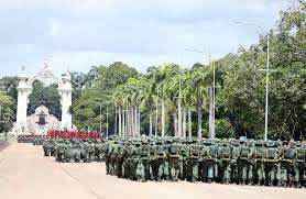 El cielo fue surcado por más de 76 aeronaves que sobrevolaron la capital. Centenares De Blindados En El Desfile Militar Por Los 200 Anos De La Batalla De Carabobo Y Dia Del Ejercito En Venezuela Centenares De Blindados En El Desfile Militar Por Los 200
