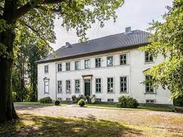 elegantes herrenhaus vor den toren hamburgs engel volkers property details w 01zevy germany schleswig hols country estate country cottage house styles