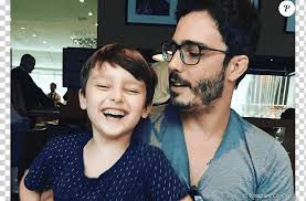 He is a male celebrity. Cristiane Dias Thiago Rodrigues Rio De Janeiro Matrimonio Bom Dia Brasil Relaciones Publicas Amistad Noticias Png Klipartz