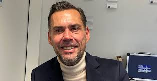 Nicolas Forster hilft dem Schicksal nach und sucht Erben