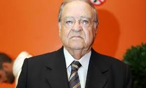 Σιούφας υπήρξε πρώην πρόεδρος του ιδρύματος της βουλής για τον κοινοβουλευτισμό και τη δημοκρατία, επίτιμος πρόεδρος του εθνικού ιδρύματος ερευνών και. Pe8ane O Prwhn Ypoyrgos Kai Eyrwboyleyths Xrhstos Markopoylos Lifo