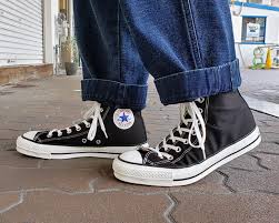 キャンバス オールスターox ￥6,380 ( 税込 ) 1917年に生産されて以来、長きにわたって履かれ続けているキャンバス オールスター。 数多く存在するスニーカーの中でもまさに永久定番の名にふさわしいスニーカー。 hi／ハイカットタイプはこちら Converse ã‚³ãƒ³ãƒãƒ¼ã‚¹ Canvas All Star J Hi ã‚­ãƒ£ãƒ³ãƒã‚¹ ã‚ªãƒ¼ãƒ«ã‚¹ã‚¿ãƒ¼ ãƒã‚¤ã‚«ãƒƒãƒˆ æ—¥æœ¬è£½ ãƒ–ãƒ©ãƒƒã‚¯ ã‚»ãƒ¬ã‚¯ãƒˆã‚·ãƒ§ãƒƒãƒ— Flisco